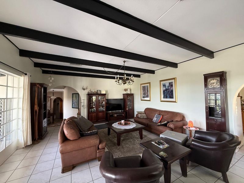 Breathtaking Views at this stunning property in Klein Windhoek - Photo 6