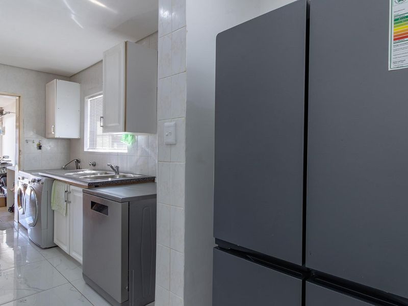 Your perfect escape in one of Parklands’ most peaceful pockets. - Photo 8