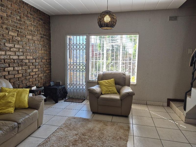 Modern spacious townhouse - pet friendly - Photo 8