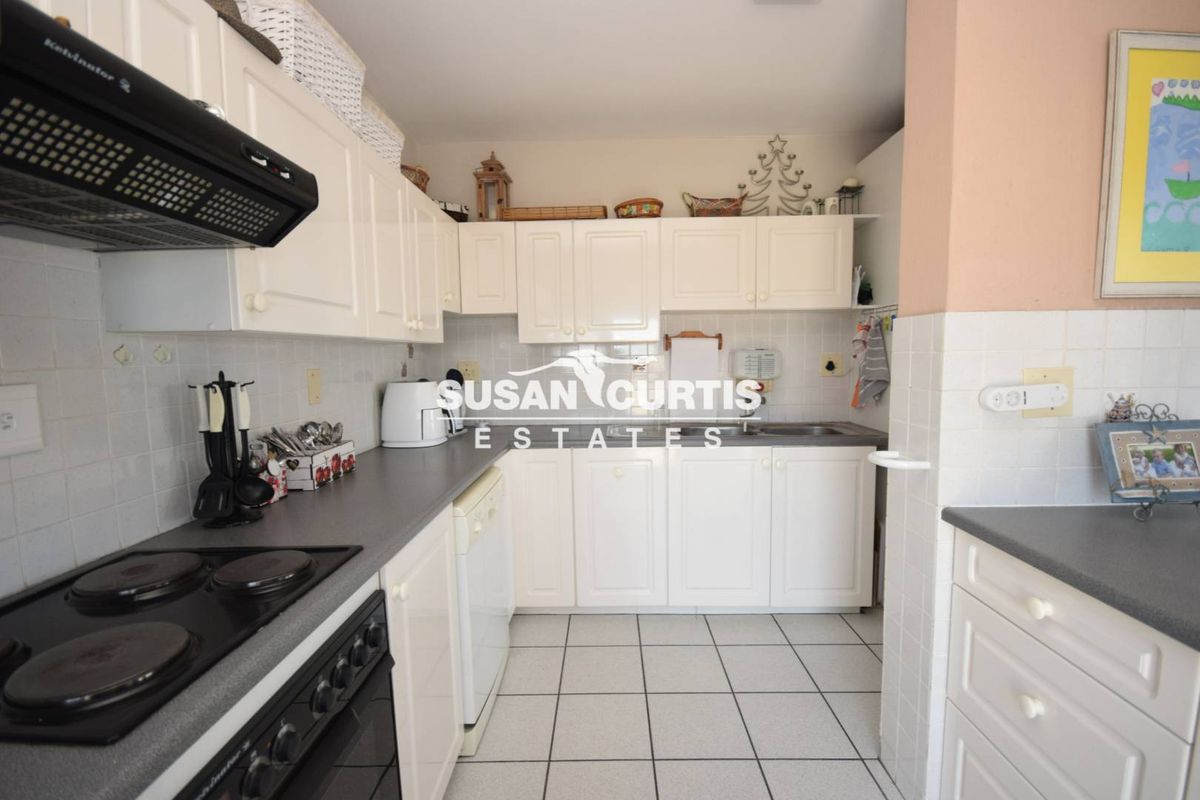 4 BEDROOM TOWNHOUSE IN SWAKOPMUND CENTRAL IS FOR SALE - Photo 4
