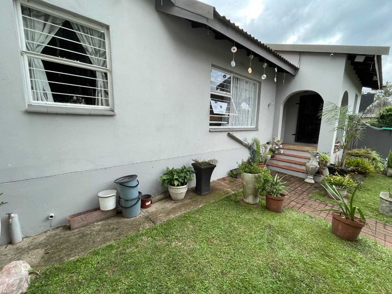 5 Bedroom Spacious Family Home - Photo 2