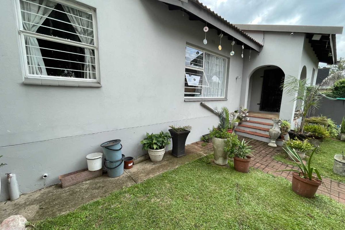 5 Bedroom Spacious Family Home - Photo 2