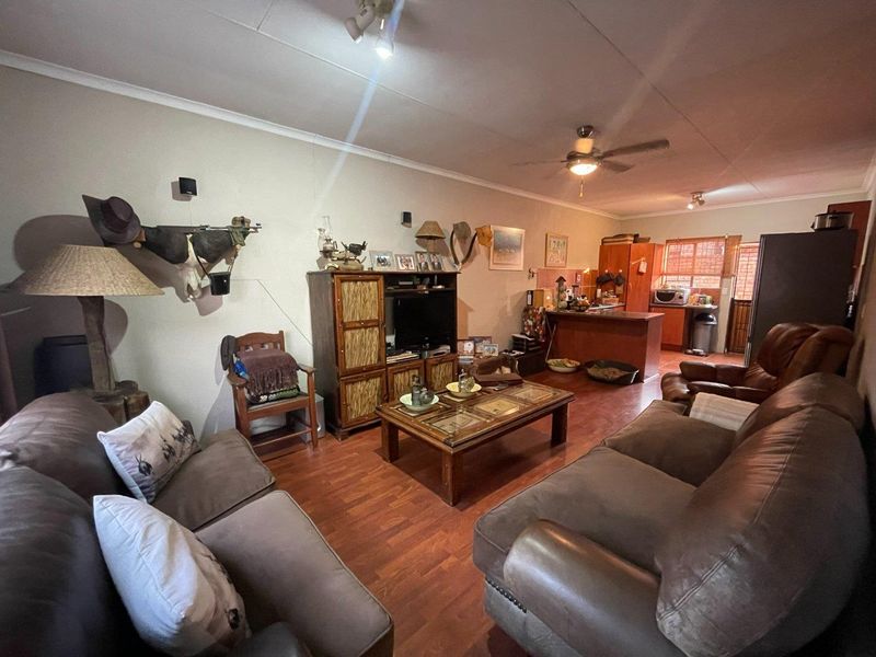 3 bedroom, 2 bathroom townhouse in Equestria - Photo 6