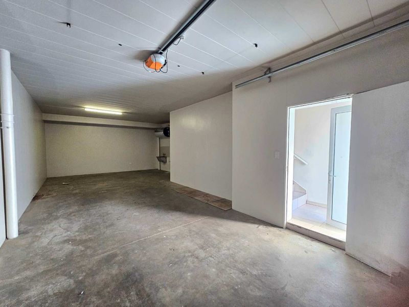Modern 2-Bedroom Duplex for Rent in Secure Windhoek Complex - Photo 2