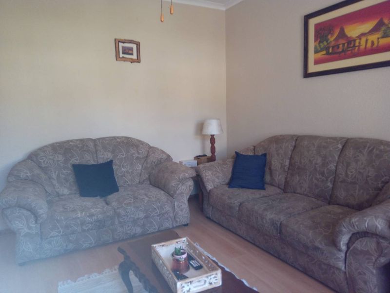 Bargain: Four Bedroom House plus Two Bedroom Cattage. - Photo 4