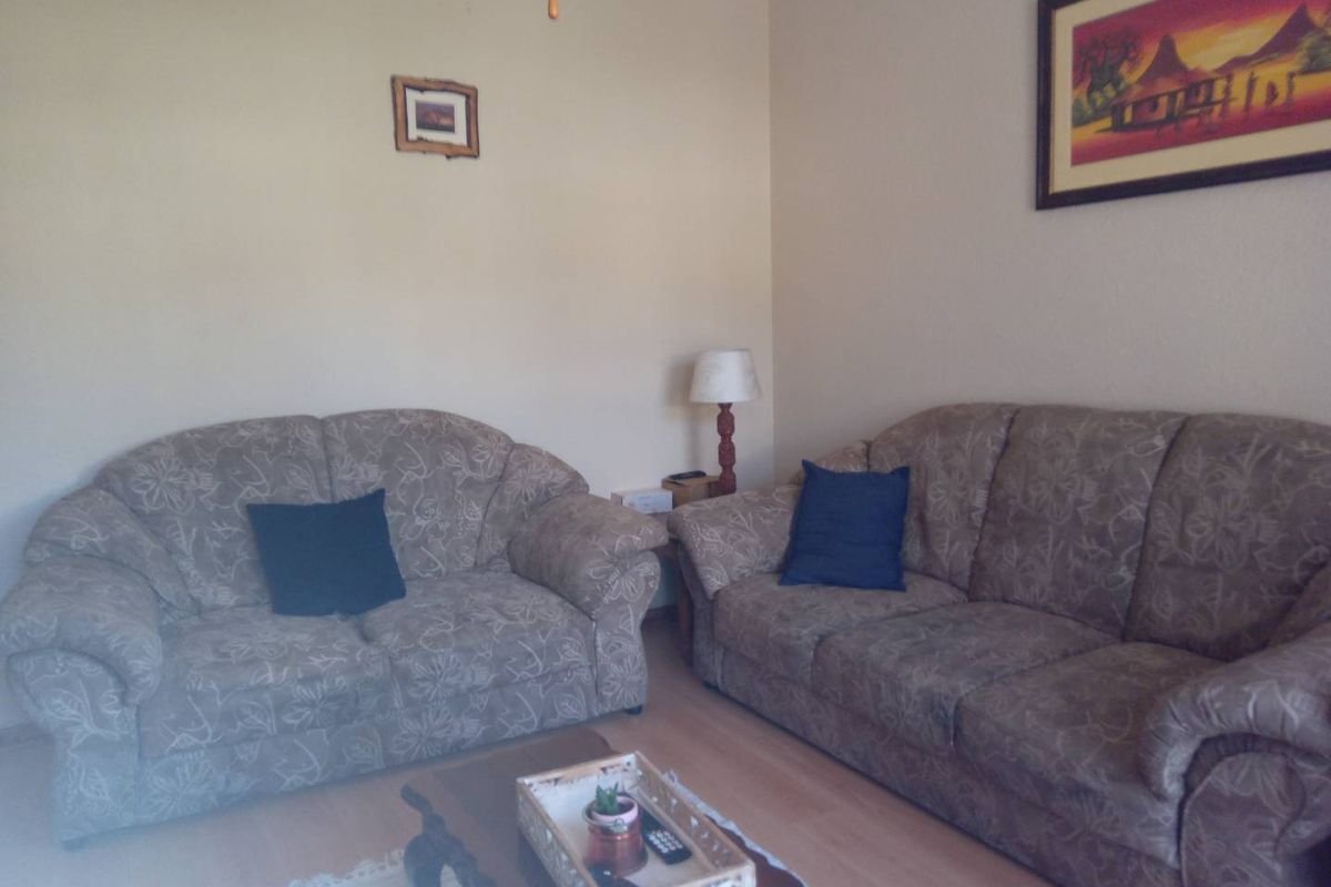 Bargain: Four Bedroom House plus Two Bedroom Cattage. - Photo 4