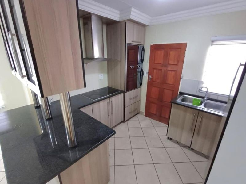 Three bedrooms house for sale in Atteridgeville - Photo 5