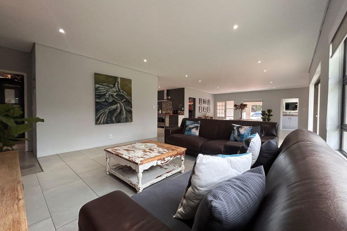 A Contemporary Sanctuary of Design, Light and Sustainability in Brackenhurst - Photo 4