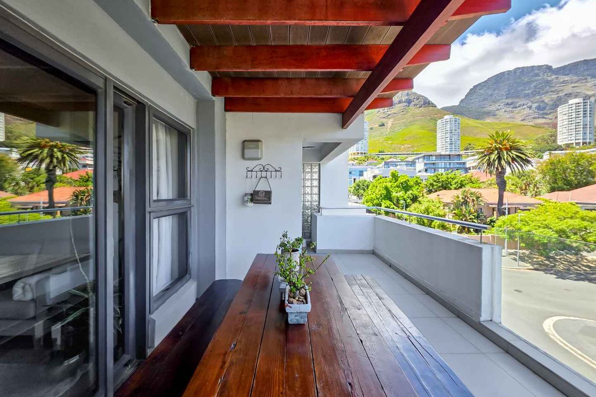 Stunning 2 Bed 2 Bath Apartment with Table Mountain Views - Photo 3