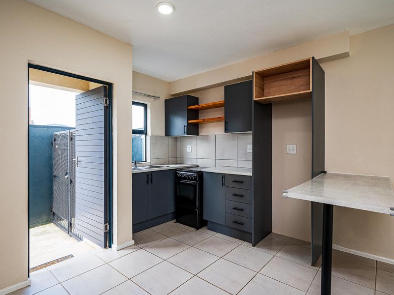 Modern 2-Bedroom Duplex – Kings Gate Estate Price: R1,050,000 | No Transfer Duty - Photo 6