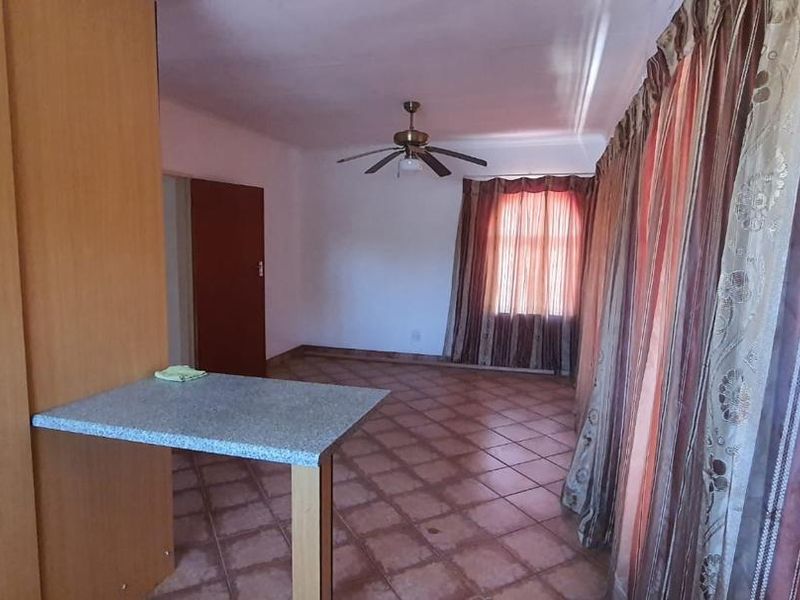 Eight bedrooms house for sale in Mountain View - Photo 10