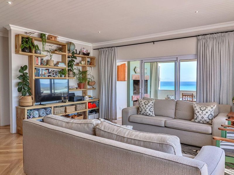 Seaside Stunner in De Kelders - Photo 9