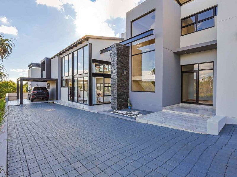 EXCLUSIVE 8 BEDROOM LUXURY HOME IN THE HILLS GAME RESERVE – WHERE ELEGANCE MEETS NATURE - Photo 7