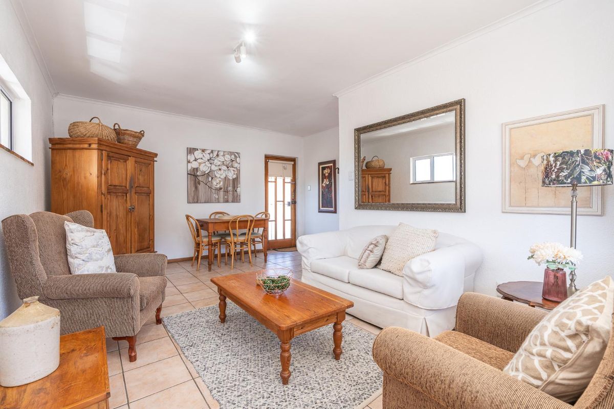 Tamboerskloof Gem with Garage - Photo 4