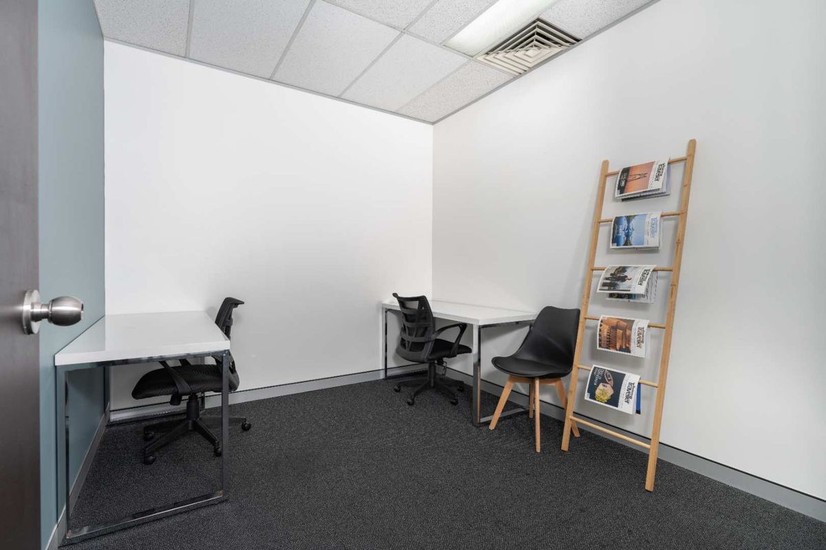Access professional office space in Regus The Foundry - Photo 2