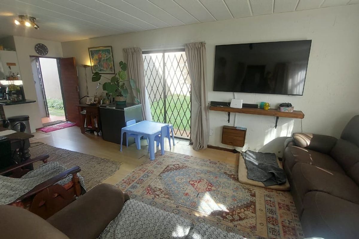 Charming Ground-Floor Gem: Convenience & Style Await! - Photo 5