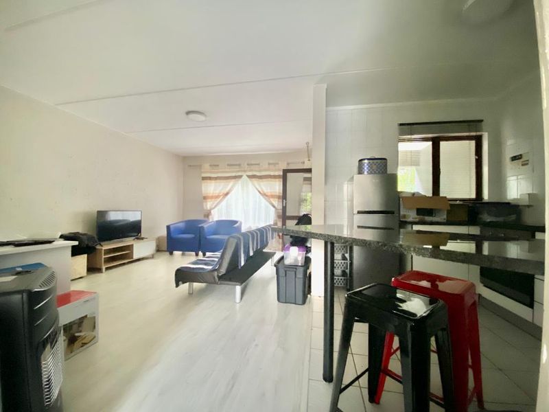 MODERN ONE BED APARTMENT IN MORNINGSIDE - Photo 7