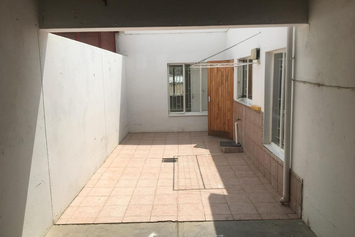 Townhouse in Avis for Sale | N$ 2 000 000 - Photo 2