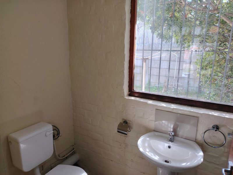 Single studio garden cottage in Milnerton to rent - Photo 7