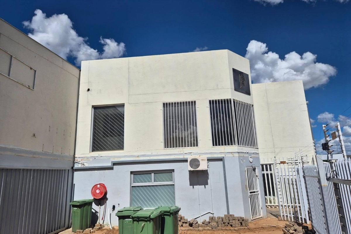 Warehouse to rent - Photo 2