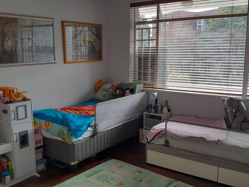 2-Bed Ground Floor Gem with Balcony & 24-Hour Security - Photo 9