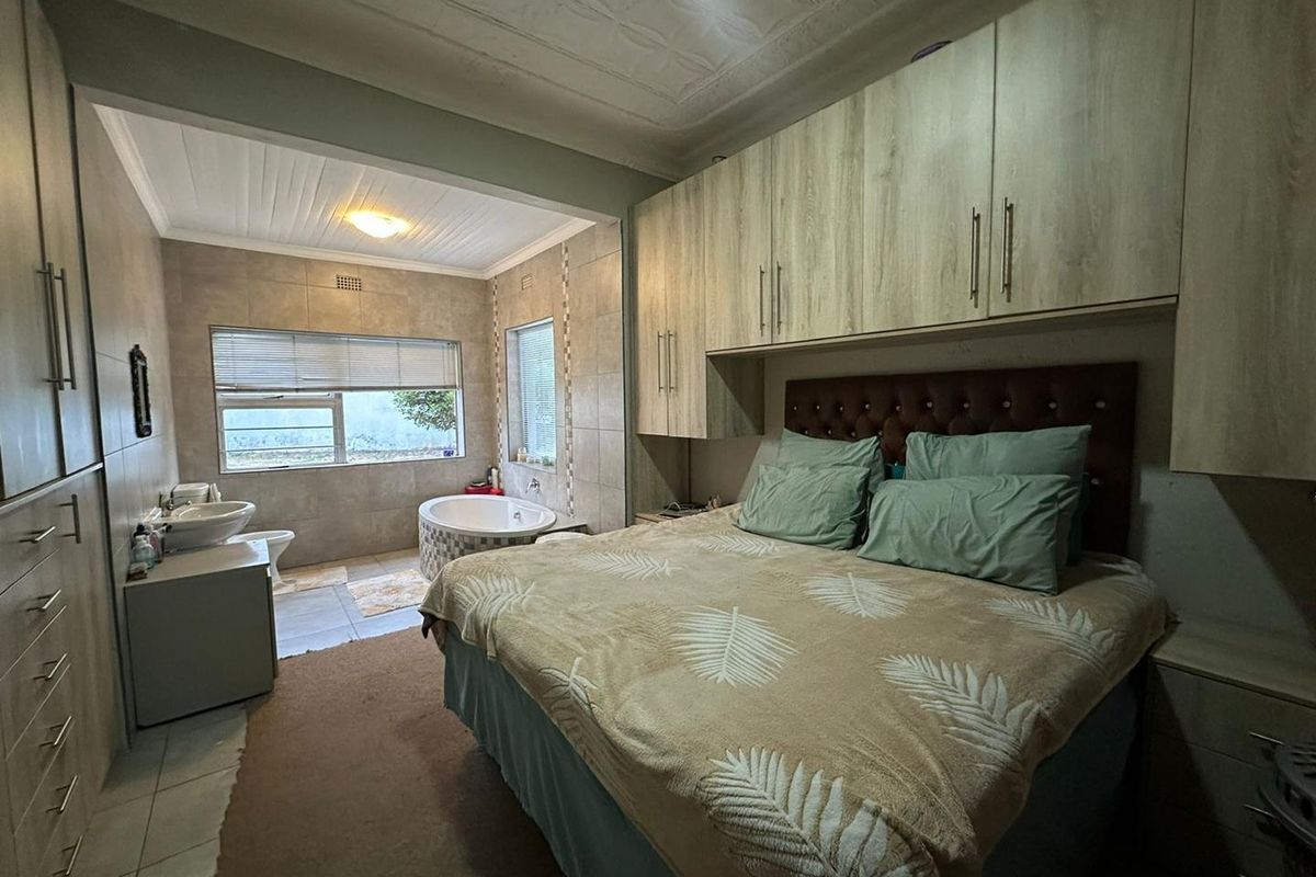 Corner Home with Space to Grow and Modern Comfort - Photo 5