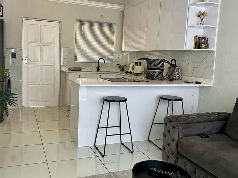 A BEAUTIFUL APARTMENT IN HONEYDEW AWAITS YOU - Photo 6