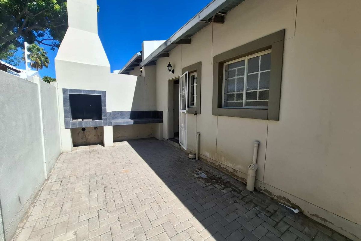 AFFORDABLE GEM IN PIONEERSPARK EXT 1 - Photo 2