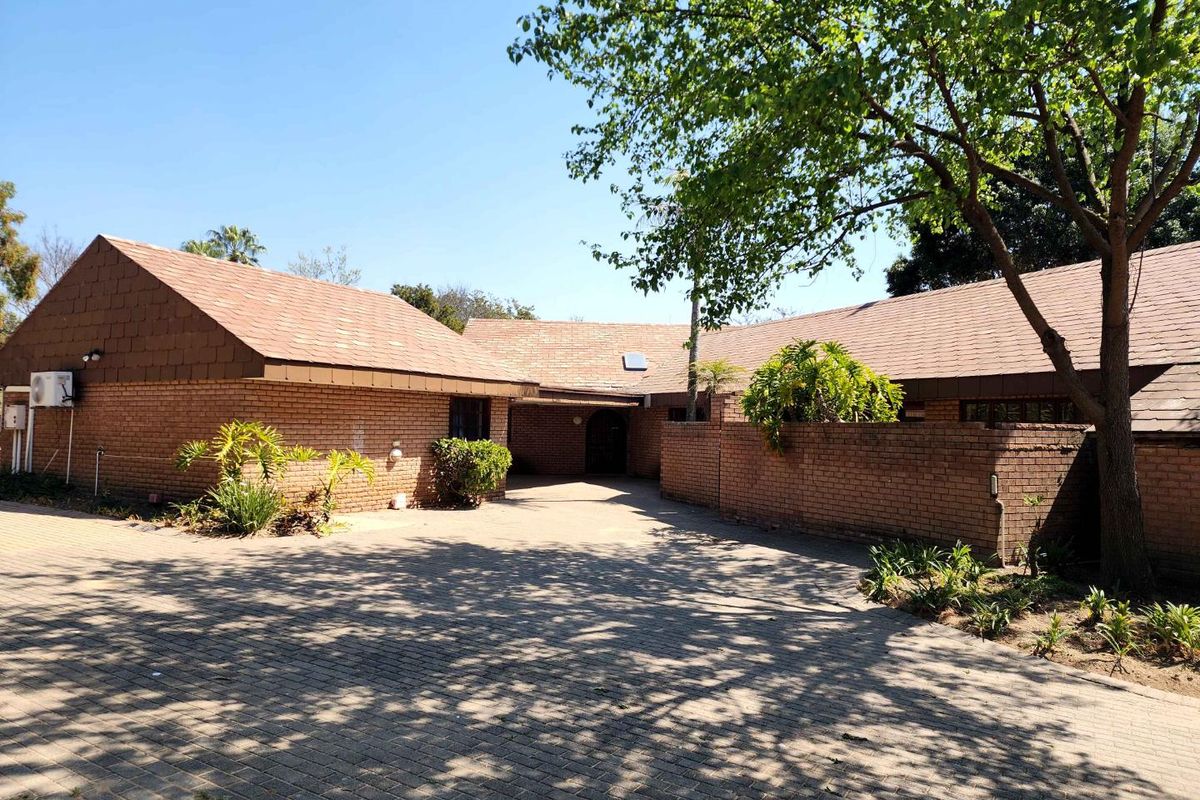 Fantastic income-generating agricultural property with general store trading rights in the heart of Glenferness AH. - Photo 3