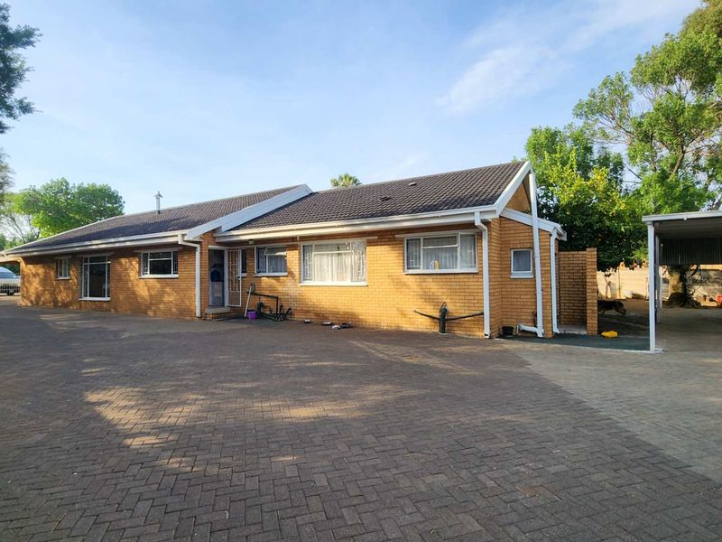 Sensational Suburban Sanctuary - Photo 5