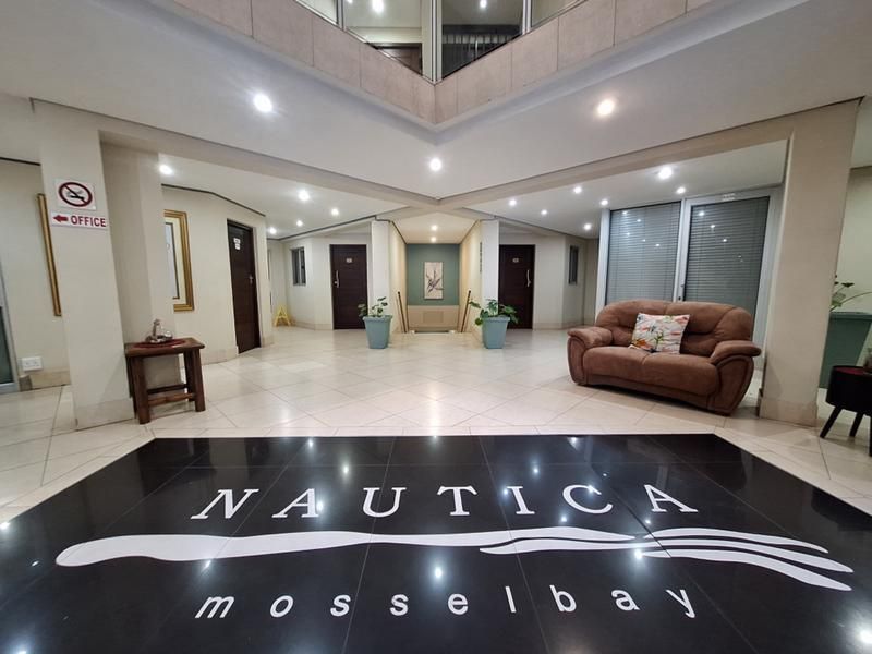 2 Bedroom Apartment For Sale in Nautica, De Bakke, Mossel Bay - Photo 4