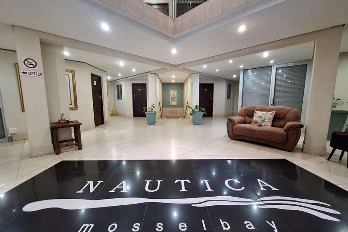 2 Bedroom Apartment For Sale in Nautica, De Bakke, Mossel Bay - Photo 4