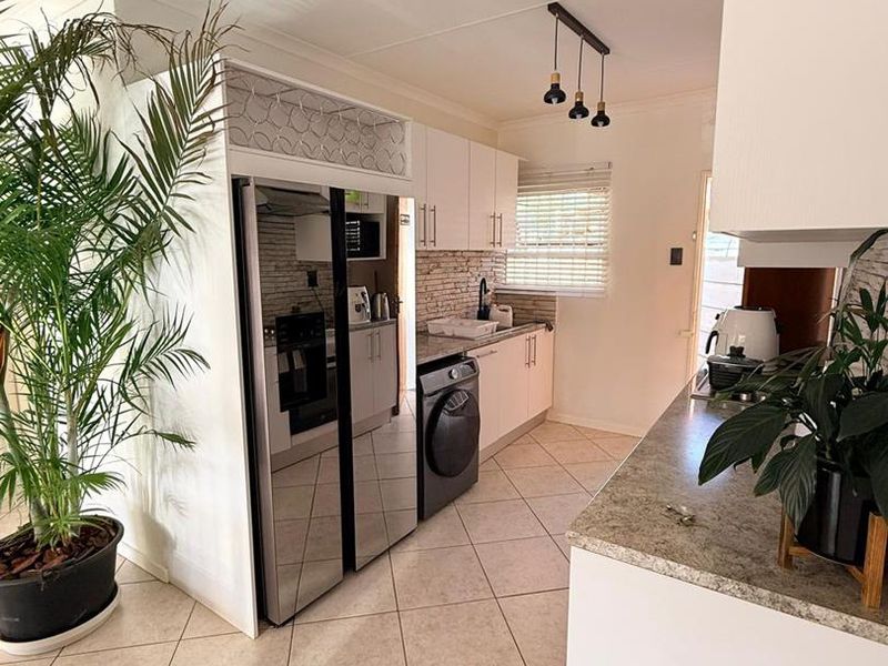 2 BEDROOM APARTMENT FOR SALE - HOCHLAND PARK - Photo 3