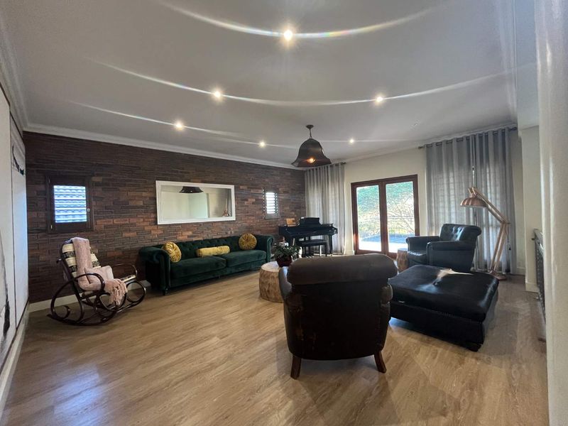 This stunning freestanding 3-bedroom family home in Seaward Estate, Ballito offers the perfect blend of coastal luxury, space, and modern convenience. - Photo 8
