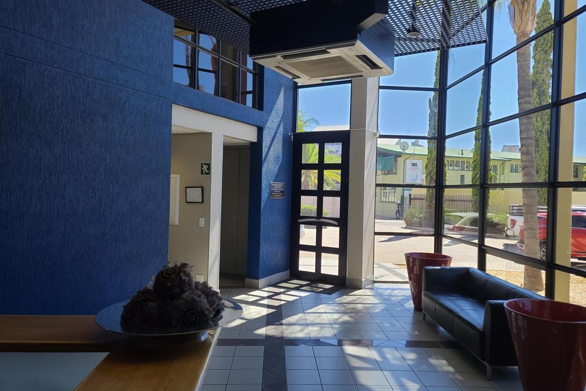 WELL LOCATED OFFICE/WAREHOUSE TO RENT - Photo 3