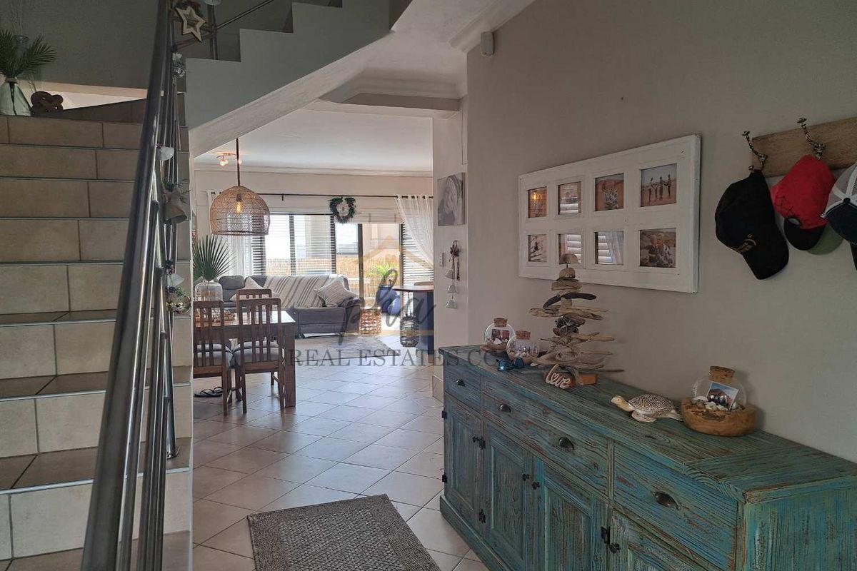 Stunning, upmarket 3 bedroom townhouse, close to the beach for sale in Dolphin Beach - Photo 5