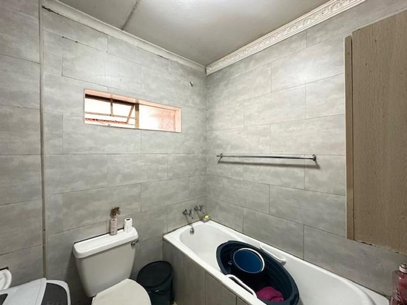 2-Bedroom House for Sale in Olievenhoutbos, Centurion - Photo 9