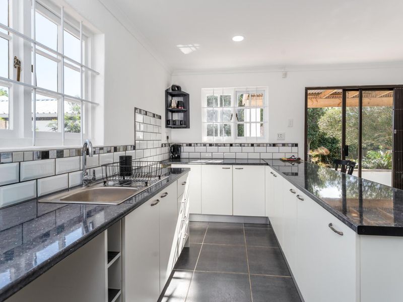 2 Bedroom, 2 Bathroom - Photo 5