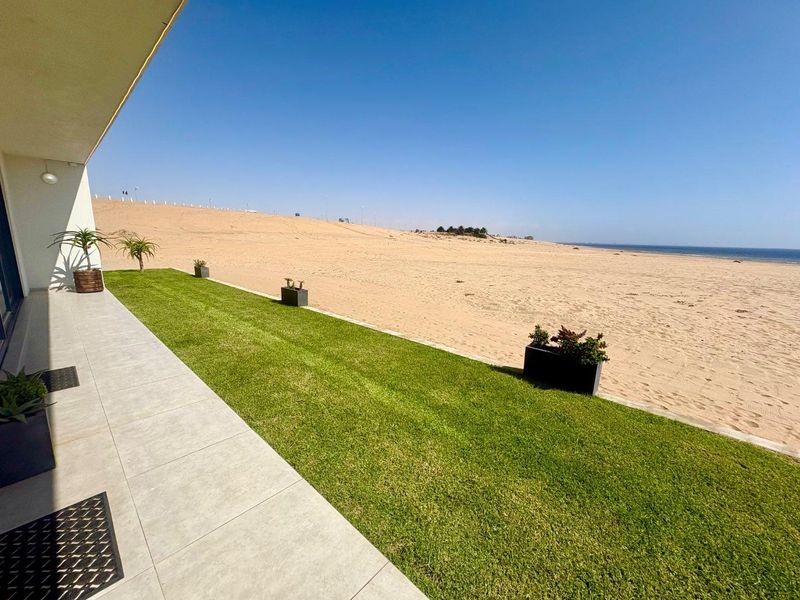 stylish 5 bedrooms Townhouse to Rent in Dolphin Beach - Photo 2