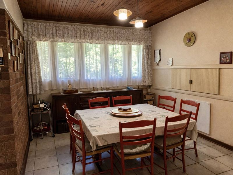 EXCLUSIVE MANDATE - NEAT AND IDEAL FOR A YOUNG  FAMILY TO GROW - LOVELY BIG STAND - Photo 3