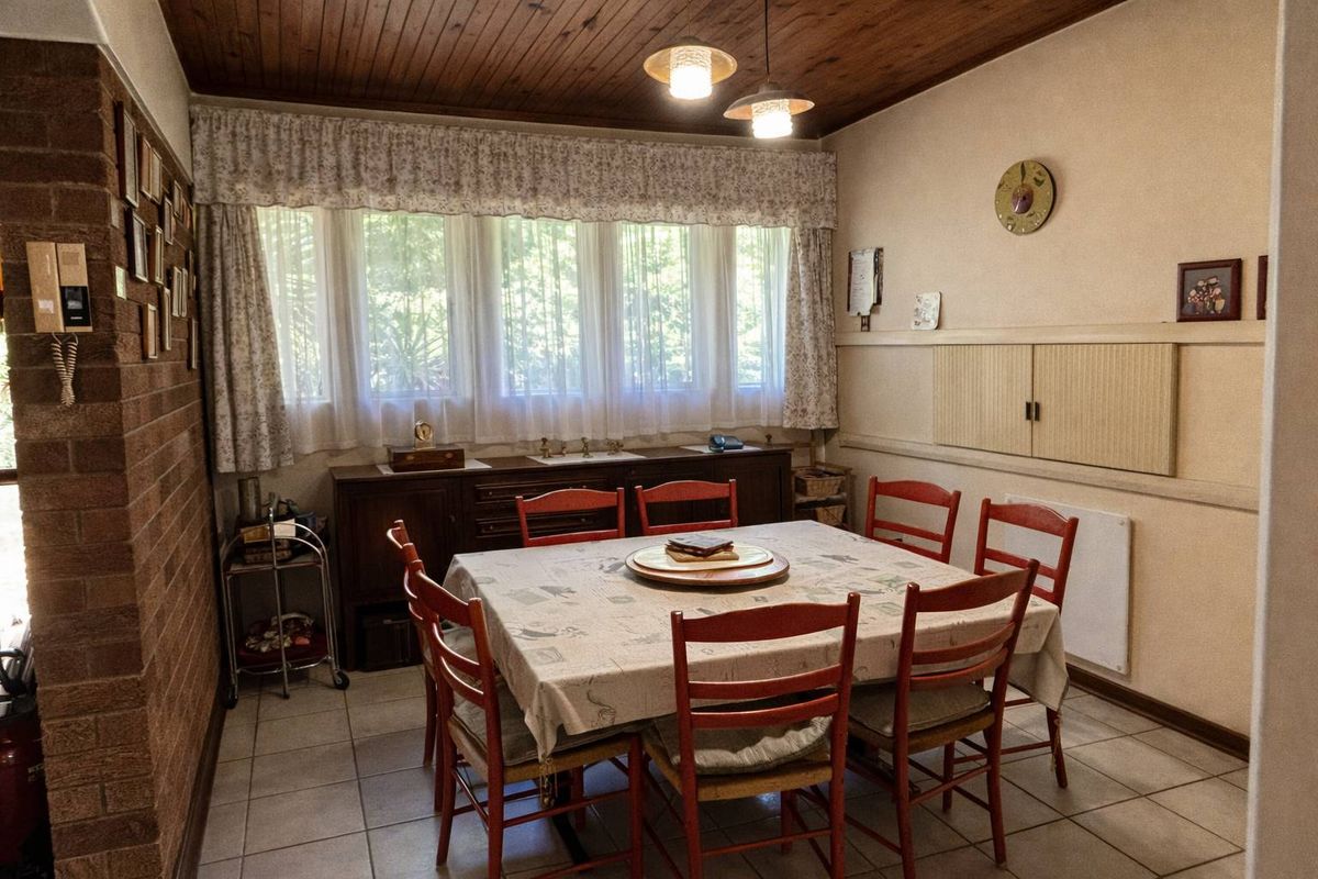 EXCLUSIVE MANDATE - NEAT AND IDEAL FOR A YOUNG  FAMILY TO GROW - LOVELY BIG STAND - Photo 3