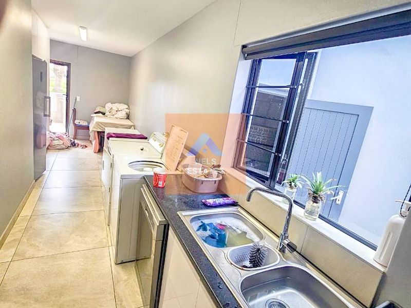 Exceptional Coastal Estate with Ocean & Park Views For Sale in Vineta, Swakopmund - Photo 4