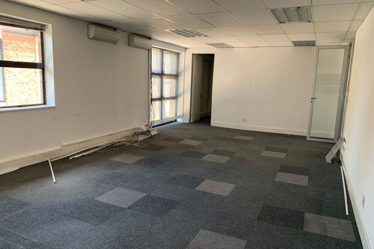 90m2  Paulshof Office To Let - Photo 3