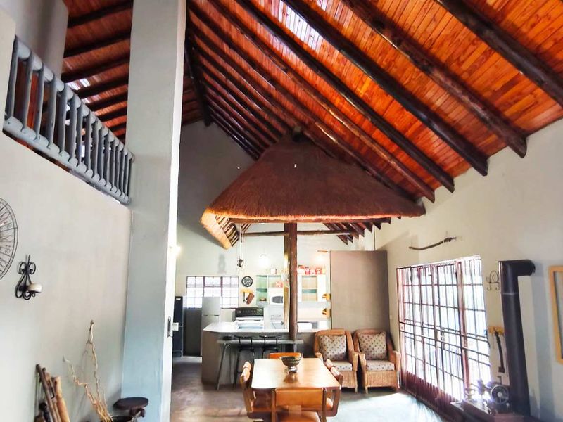 4 Bedroom Property Adjacent to Green Belt - Photo 4