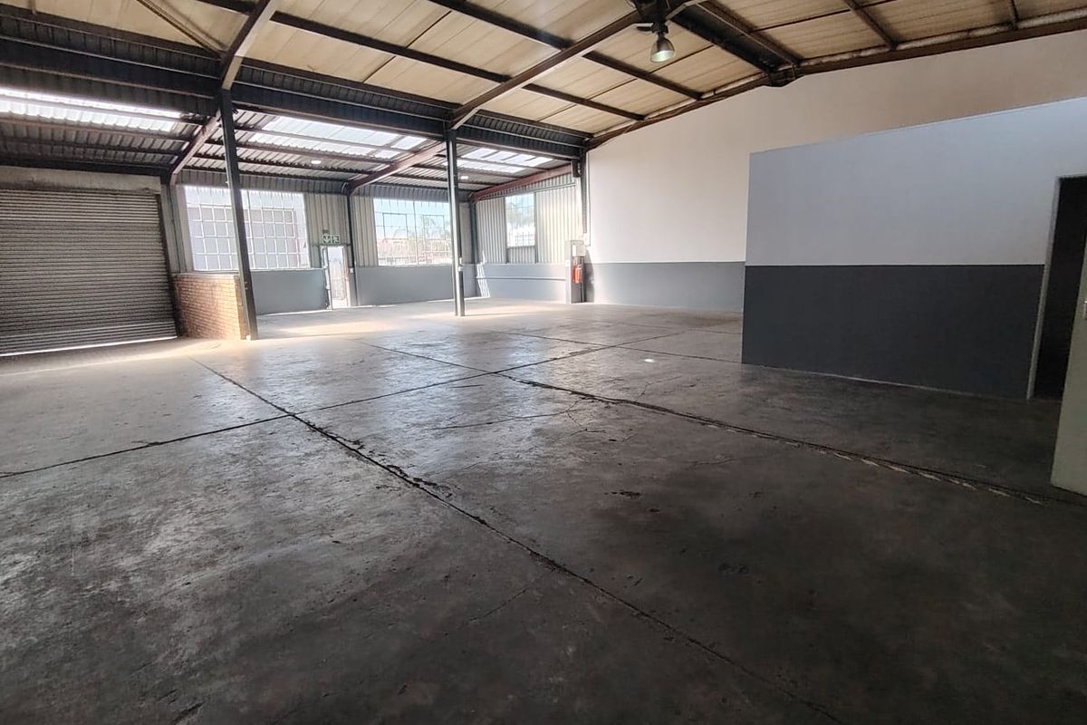 Neat Newly Painted Factory To Let - Photo 4