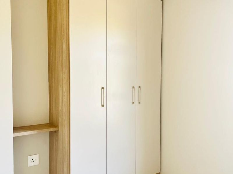 Stylish Midrand 1-Bed: Secure & Convenient - Photo 6