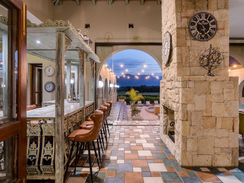 A Private Winelands Sanctuary with Panoramic Simonsberg Views - Photo 6
