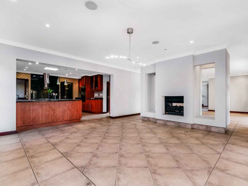 THE PERFECT PRIVATE ENTERTAINER HOME, DESIGNED FOR COMFORTABLE FAMILY LIVING - Photo 5