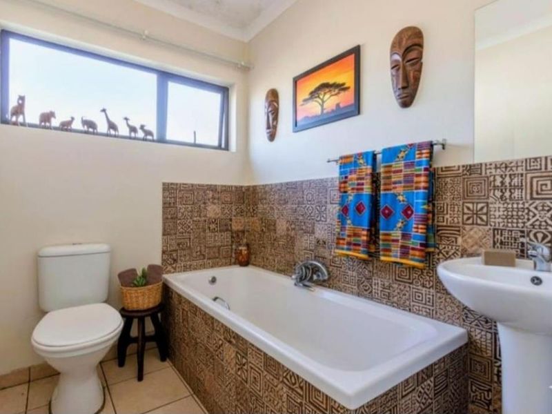 2 Bedroom Apartment for Sale - Photo 5
