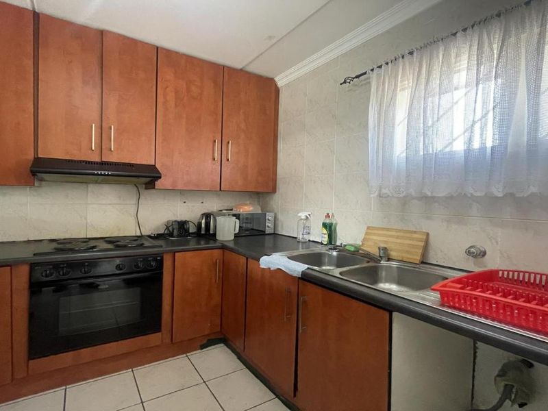2 Bedroom Unit for Sale in Mulbarton - Photo 2